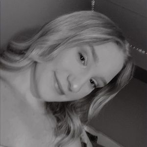 Meet your Posher, Ella